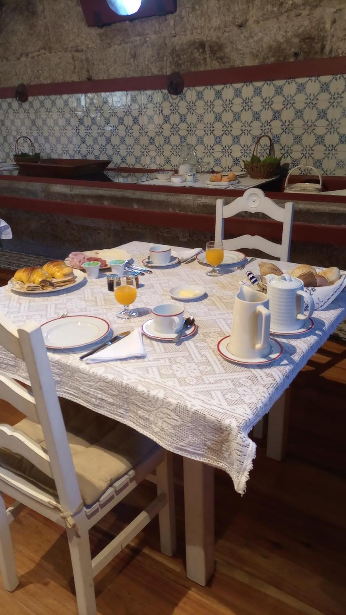 ギマランイス Paco De S.Cipriano Bed & Breakfast エクステリア 写真